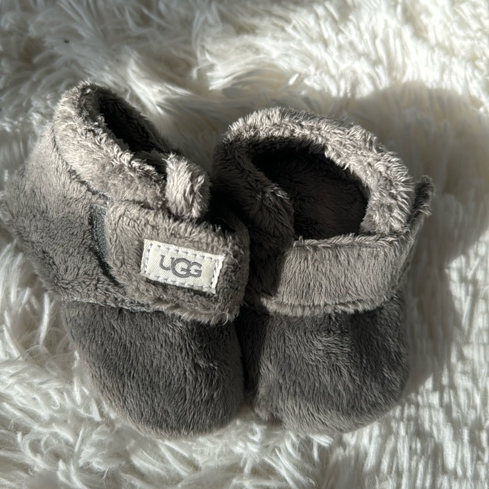 Like new Ugg new born boots